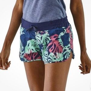 Patagonia Nine Trails running Shorts blue pink green mint leaf print lined L